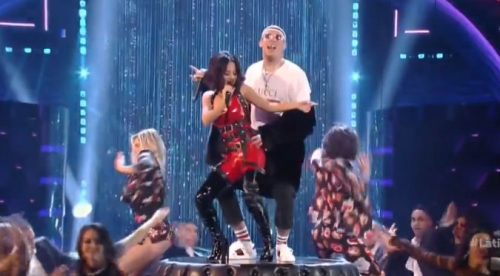 Becky G y Bad Bunny encendieron el escenario de Latin AMAs 2017 con ‘Mayores’ (VIDEO)