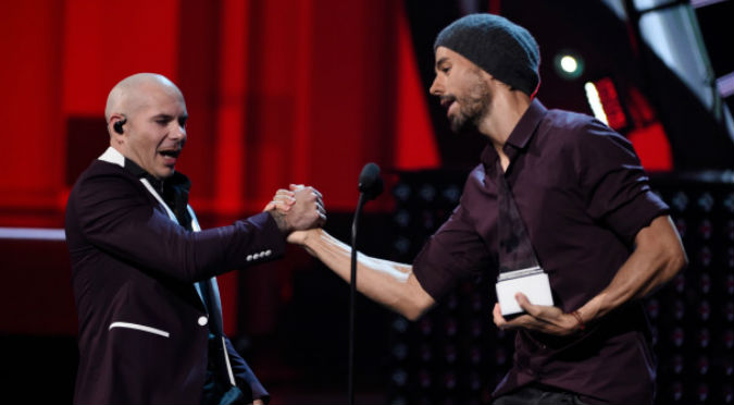 5 fotos de los mejores momentos de los Latin AMAs 2017