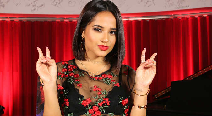 ¡En vivo! Becky G se enfrenta a periodista por comentarios machistas (VIDEO)