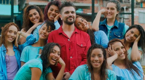 Juanes sorprende con ‘Pa Dentro’ y sus efectos visuales