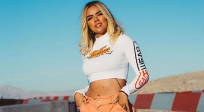 Karol G luce su ‘booty’ en diminuto vestuario (VIDEO)