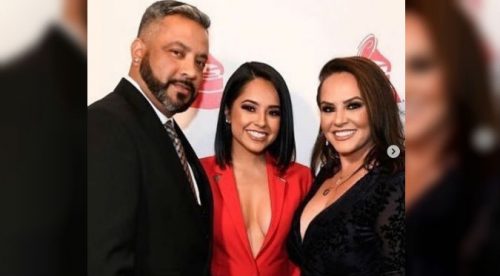 Madre de Becky G sacó las garras por su hija y responde a críticas