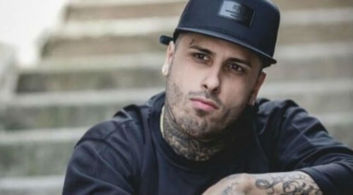 ¿Por qué Nicky Jam siempre viste de negro? (VIDEO)