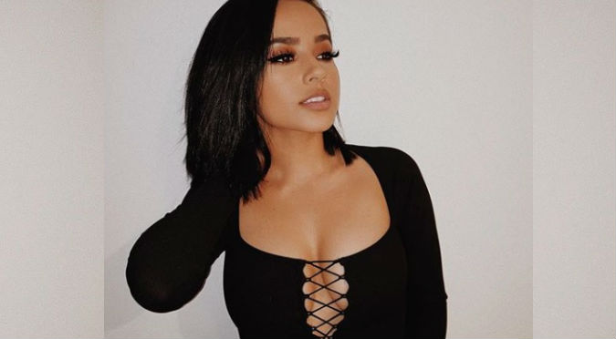 Becky G muestra sexy foto de su madre y le llueven críticas por este motivo (VIDEO)