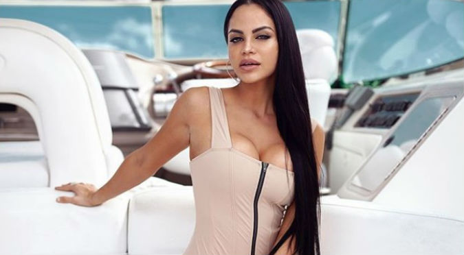 Natti Natasha se desnuda en el baño para sus seguidores y desafía a Instagram