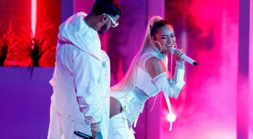 Karol G y Anuel muestran cómo la pasan en la cama, pero seguidores los critican (VIDEO)