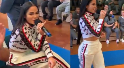 Natti Natasha se emociona al cantar en centro de rehabilitación (VIDEO)