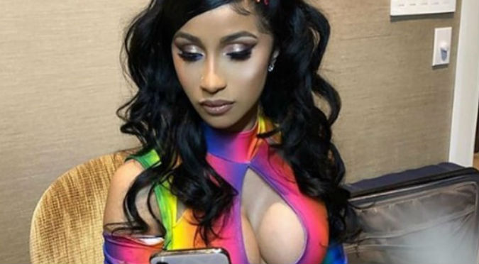 Cardi B revela que fue acosada por un fotógrafo (VIDEO)