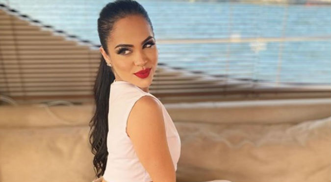 Natti Natasha sin una gota de maquillaje, pero su sexy bikini se roba la atención