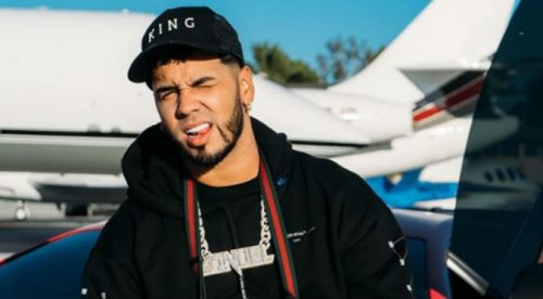 Anuel AA responde así a atrevida fan que cambio la letra de su canción (VIDEO)