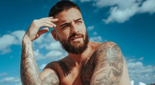 Se burlan de Maluma por usar zapatos ‘de señora’ (FOTO)