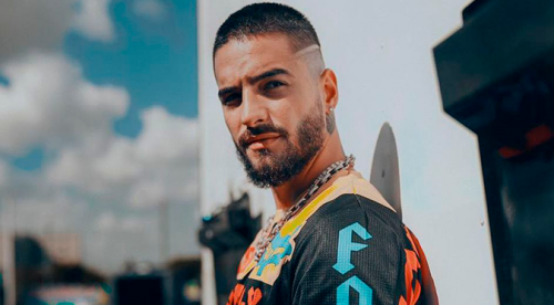 Maluma muestra sus habilidades con el balón en redes sociales