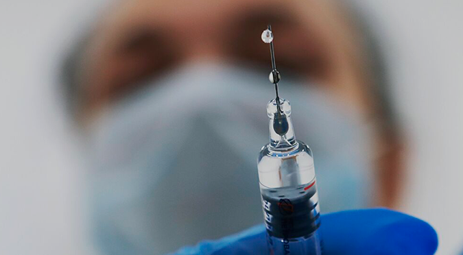 Vacuna rusa contra COVID-19 supera con éxito pruebas clínicas en humanos