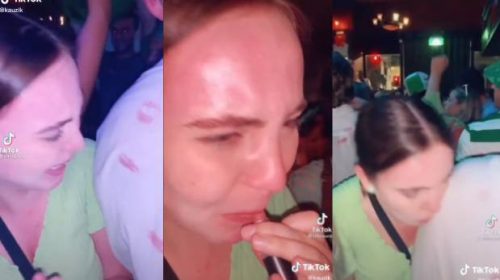 Mujer deja besos en espaldas de hombres sin que ellos se den cuenta para meterlos en problemas | VIDEO