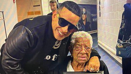 Abuelita de 96 años rompe en llanto tras conocer a Daddy Yankee