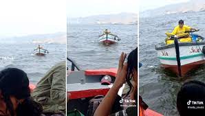 Heladero llega en bote para vender sus productos en playa de Pucusana: «Sin fronteras» | VIDEO